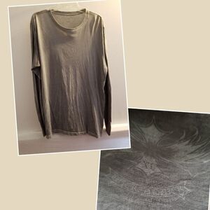 Wicked quick destresed XL long sleeve shirt